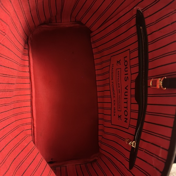 Never full lv bag - Picture 4 of 5